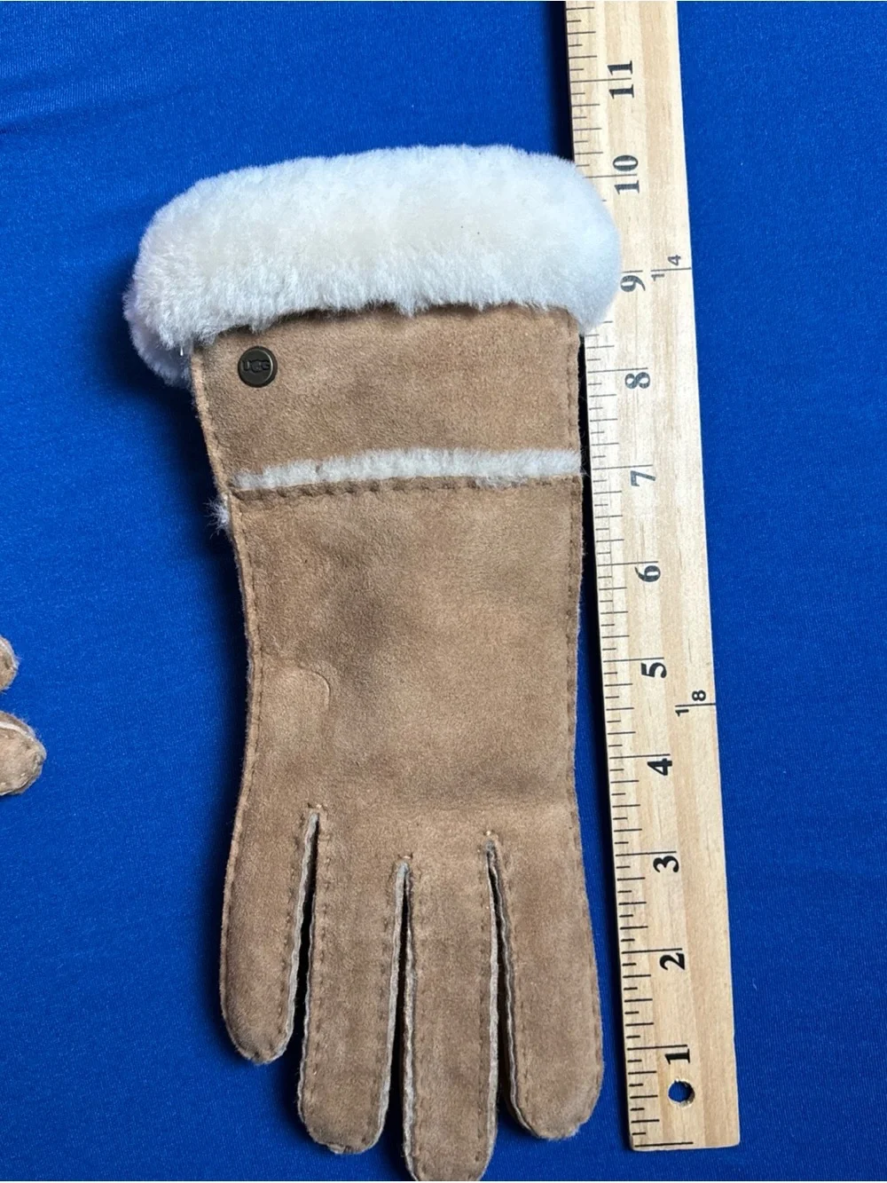 UGG excellent hardly